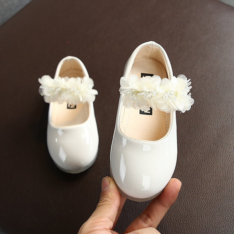 Zapatos de cuero de princesa para niñas pequeñas, calzado informal Floral con diamantes de imitación, planos suaves y poco profundos, para primavera y otoño