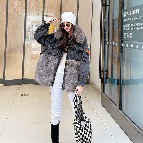 Jaket Bulu Palsu Denim Tambal Sulam Musim Gugur Wanita Mode Pakaian Jalanan Antik Jeans Hangat Wanita Pakaian Luar Bulu Palsu Jahit K1582