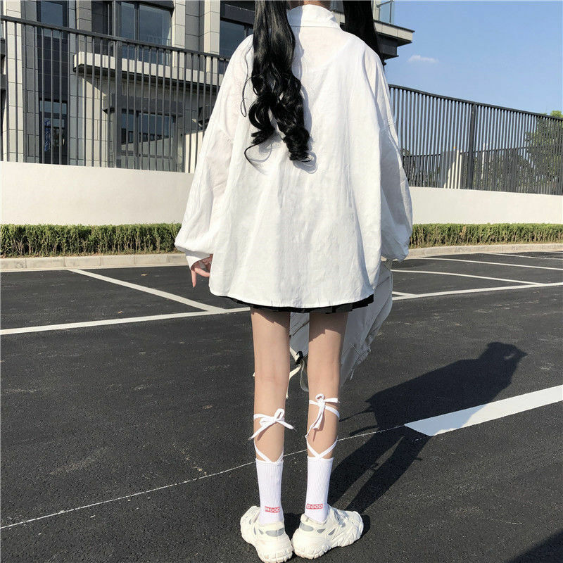 هوتشو قميص أسود أبيض Kawaii هاراجوكو فانوس طويل الأكمام المعتاد الكورية نمط زر حتى البلوزات المرأة عادية دروبشيبينغ