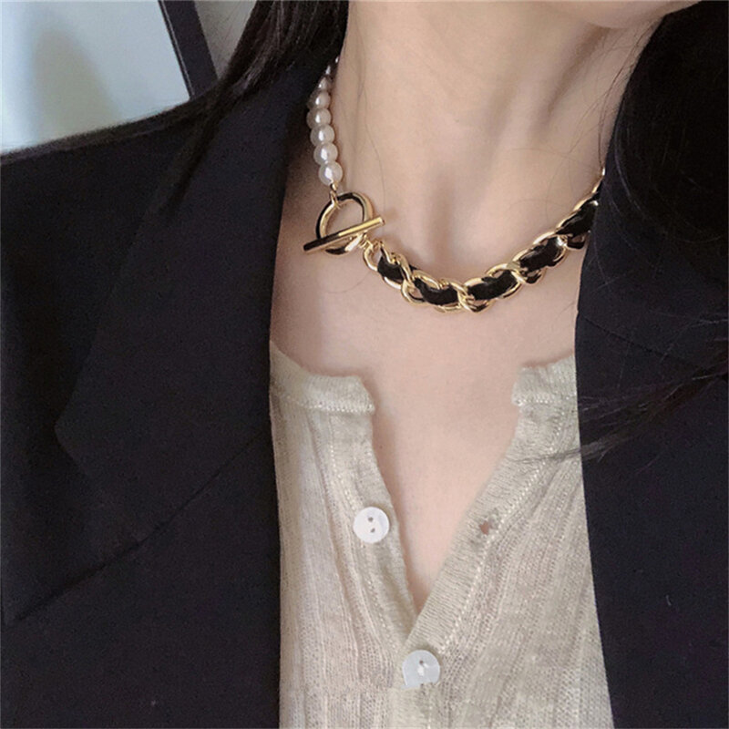 Kalung Chokers Mutiara Rantai Kulit Perancis untuk Wanita Mode Toggle Clasp Asimetris Kalung Perhiasan Aksesori