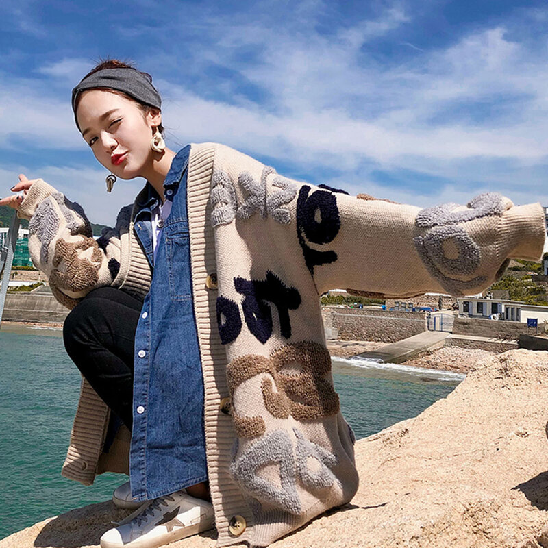 Sweter Kardigan Cetak Huruf Longgar Kasual Mode Wanita Mantel Rajutan Korea Tebal Hangat Pakaian Luar Pakaian Rajut 2021 Jersey Musim Dingin