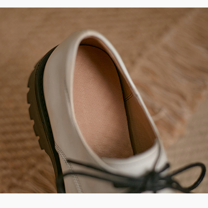 النمط البريطاني أحذية من الجلد الصغيرة المرأة سميكة سوليد جلد الغنم البيج الأسود حذا فردي للسيدات جديد كعب سميك ليفورد أحذية نسائية