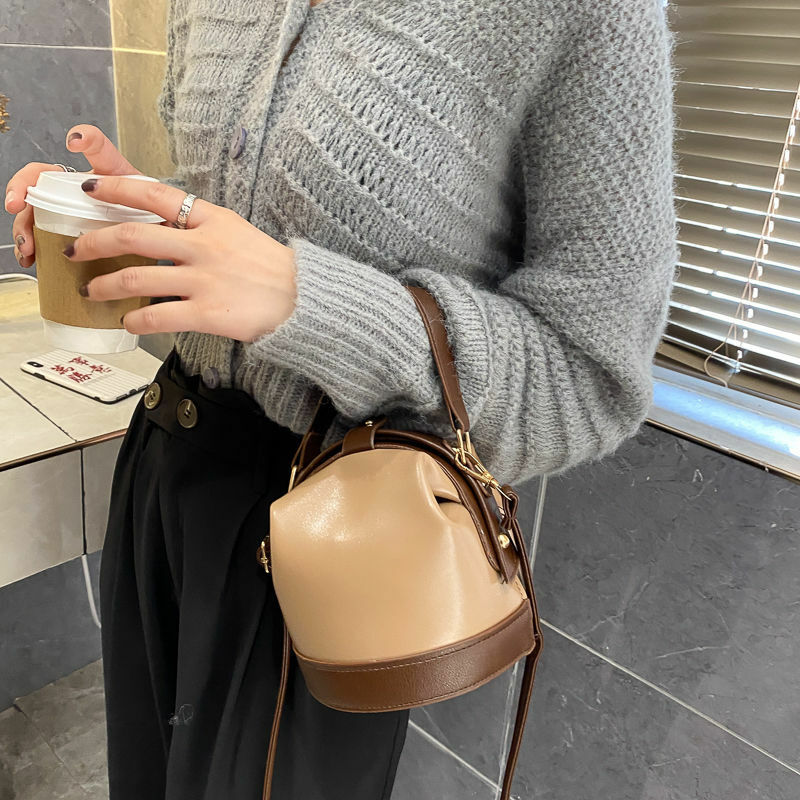 Kubełkowa torba na ramię dla kobiet 2021 luksusowy projektant jesienno-zimowa PI skórzana torebka moda damska małe wiaderko okrągłe torby