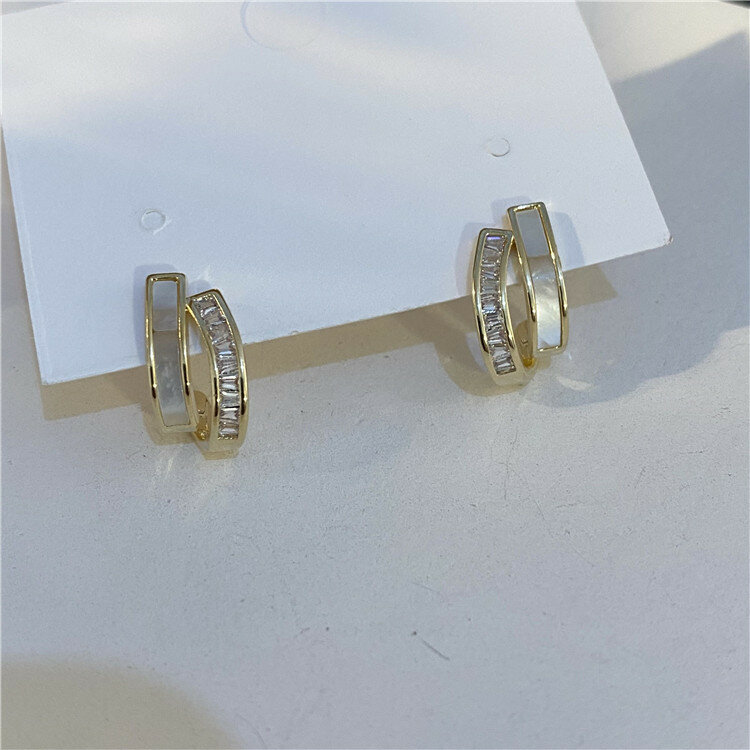 Shell Doppel Schicht Ohrringe Weibliche Design High-End-Ohrringe Einfache und Feine Kleine Kreis Stud Ohrringe Party Hochzeit