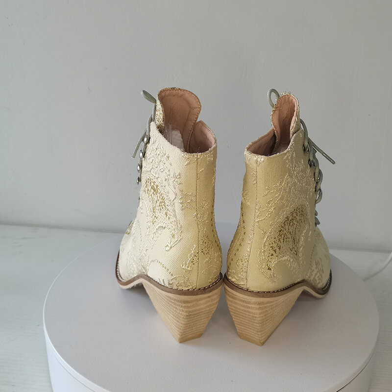 Phụ Nữ Mắt Cá Chân Giày Plus Size 22-26.5Cm Chiều Dài Thêu Hoa Phong Cách Trung Hoa Mùa Xuân Và Mùa Thu Đông Nữ Cao Đến Mắt Cá Chân giày Màu Vàng