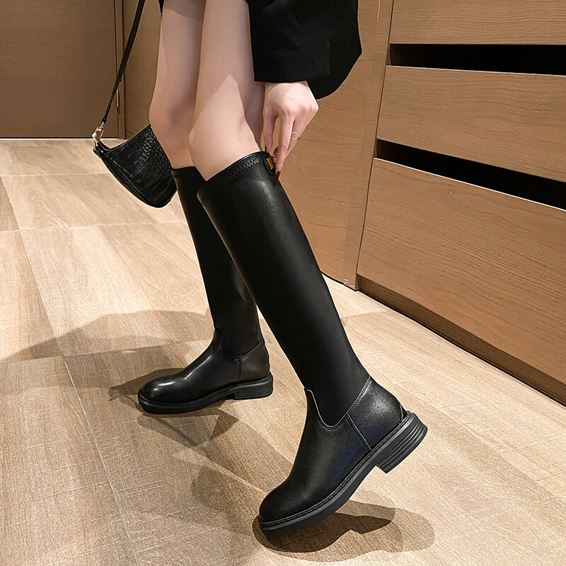 المرأة حذاء برقبة للركبة أحذية الشتاء 2021 نمط جديد زائد المخملية الدافئة تمتد الأحذية موضة ضئيلة قاطرة أحذية النساء