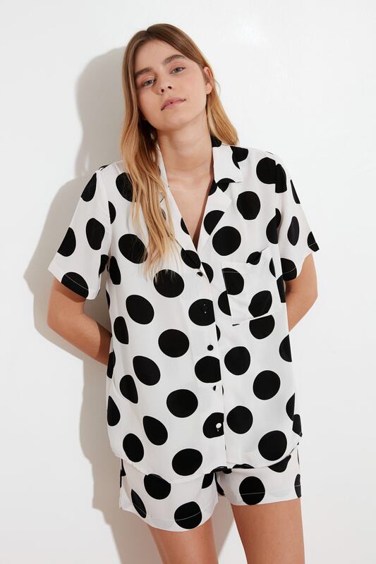 Trendyol Polka Dot viscosa conjunto de pijamas de THMSS20PT0306