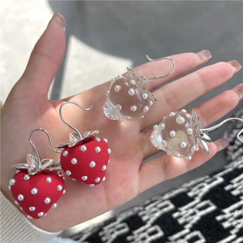2021 새로운 일본 달콤한 크리스탈 진주 투명 수지 딸기 귀고리 봄 여름 큰 과일 드롭 귀걸이 여성 선물 용품