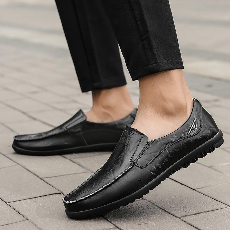 High-End Men's Leather Casual Shoes Flat Driving Shoes Men's Shoes Fashionable Two-Layer Leather Breathable Black Shoes Non-Slip