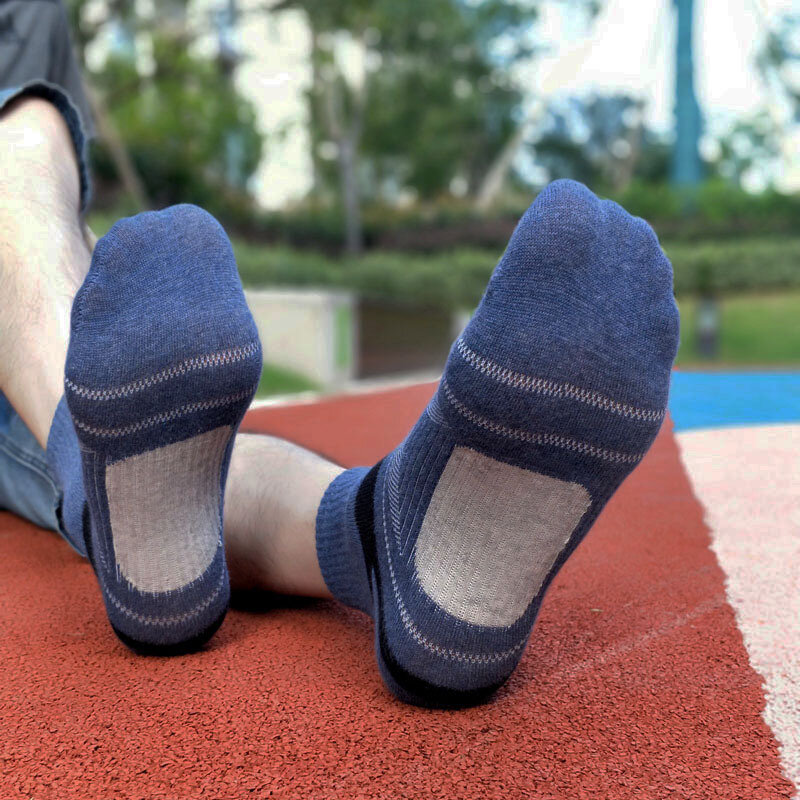 Новые мужские велосипедные хлопковые носки дышащие уличные баскетбольные носки Защита ног впитывающие влагу велосипедные беговые футбольные спортивные носки черные
