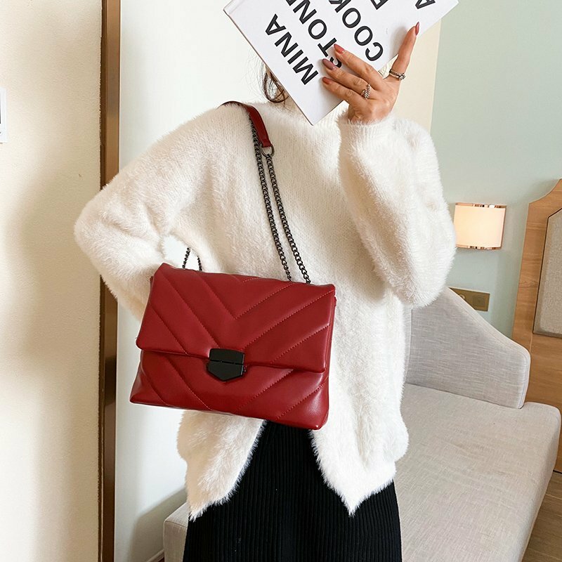 Летние дизайнерские маленькие кожаные сумки через плечо с вышивкой и цепочкой для женщин 2021 женская брендовая трендовая ручная сумка