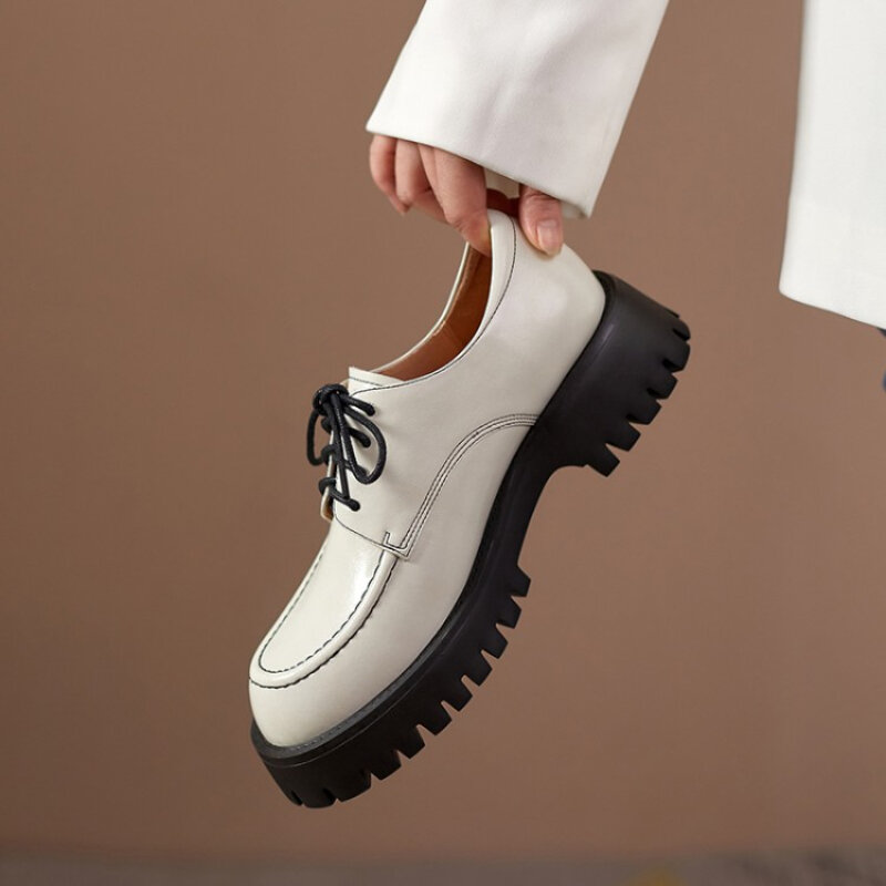 Britischen Stil Kleine Leder Schuhe frauen Dicken Sohlen Schaffell Beige Schwarz Einzigen Schuhe Neue Starke Ferse Leford frauen schuhe