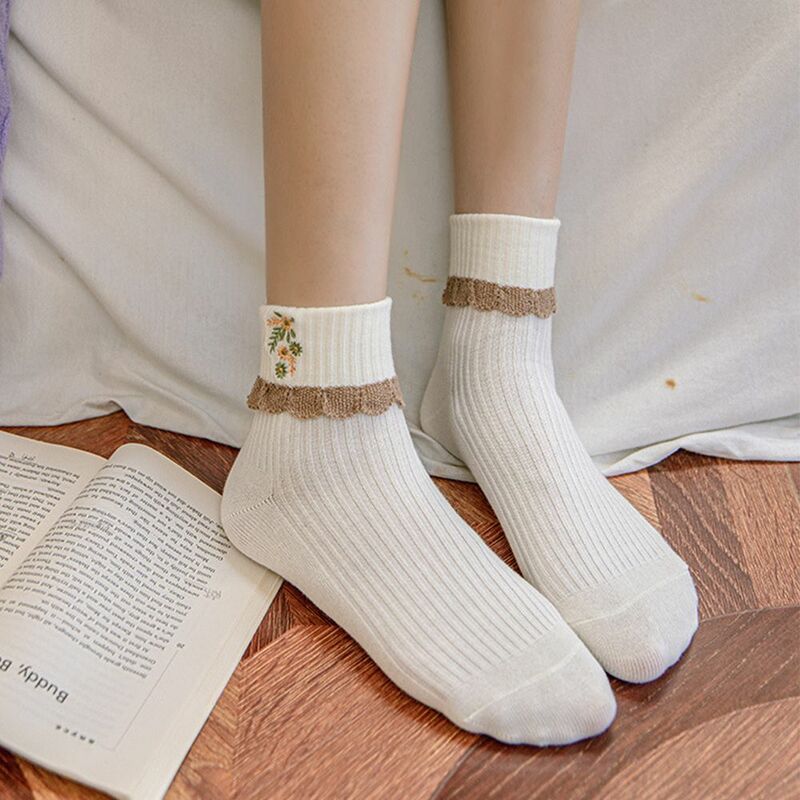 ผู้หญิงเกาหลีถุงเท้า Retro ลูกไม้ม้วน Luokou เย็บปักดอกไม้คู่เข็ม-สตรีถุงเท้าแฟชั่น