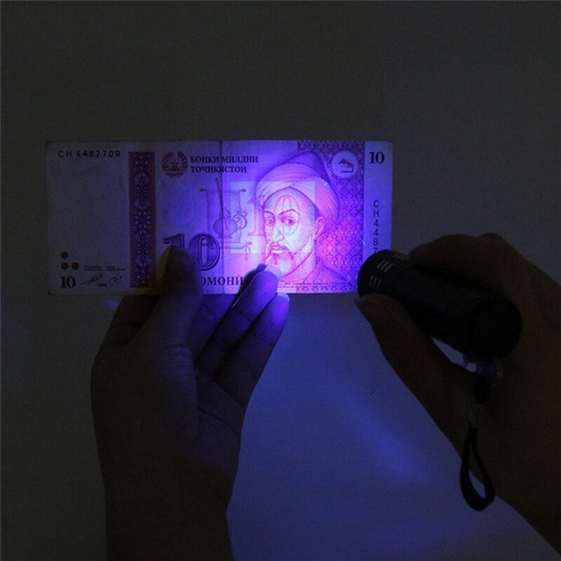 Mini torcia UV luce ultravioletta con funzione Zoom Mini UV luce nera Pet rilevatore di macchie di urina scorpione usa batteria AAA