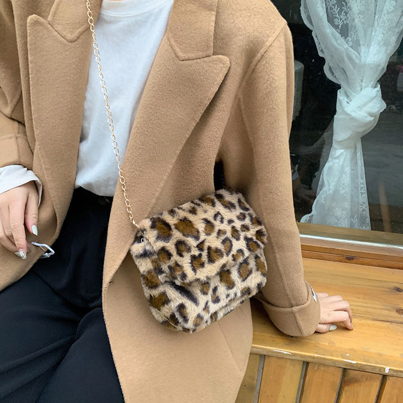 Borse e borsette quadrate piccole e carine per donna moda Trend 2021 borsa a tracolla pelosa con borsa a cuscino in peluche con nappa a catena