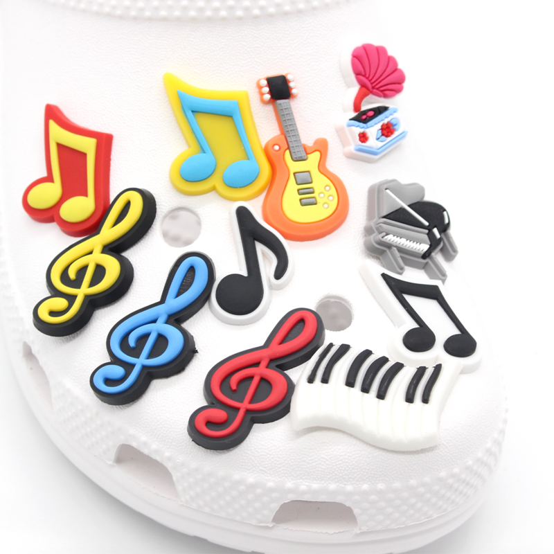 인기 판매, 1 개 음표 PVC 신발 참 재미 있는 DIY 피아노/기타 신발 액세서리 맞는 샌들 버클 남여 아이 선물 croc jibz