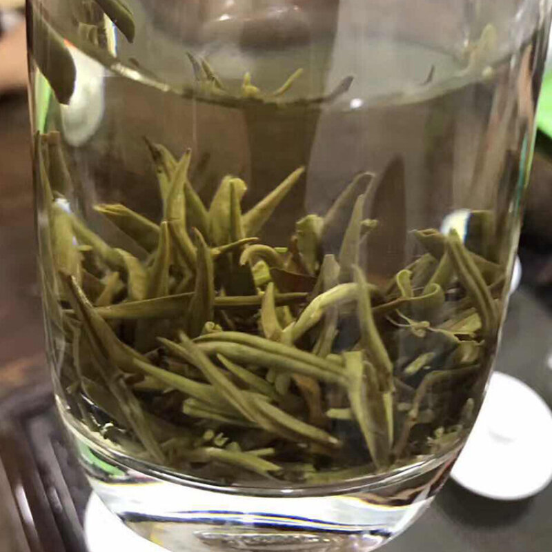 2019 cinese Fujian Old Fuding White Tea Cake tè bianco biologico naturale ago d'argento Bai Hao Yin Zhen Tea 300g