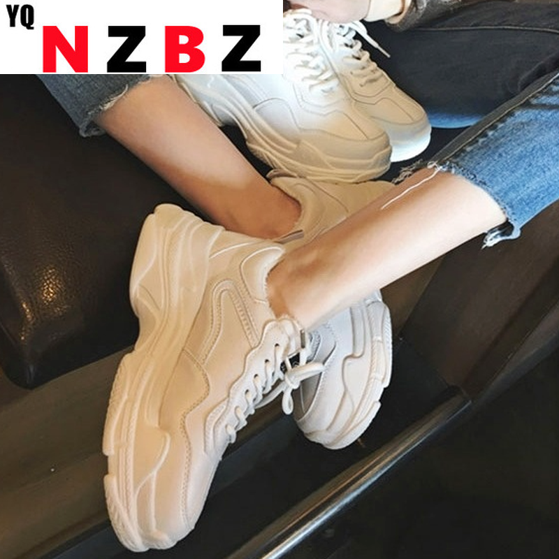 Zapatillas de deporte con tacón grueso para mujer, zapatos informales de piel sintética con cordones cruzados, con plataforma y cabeza redonda, color blanco, a la moda, novedad de 2022