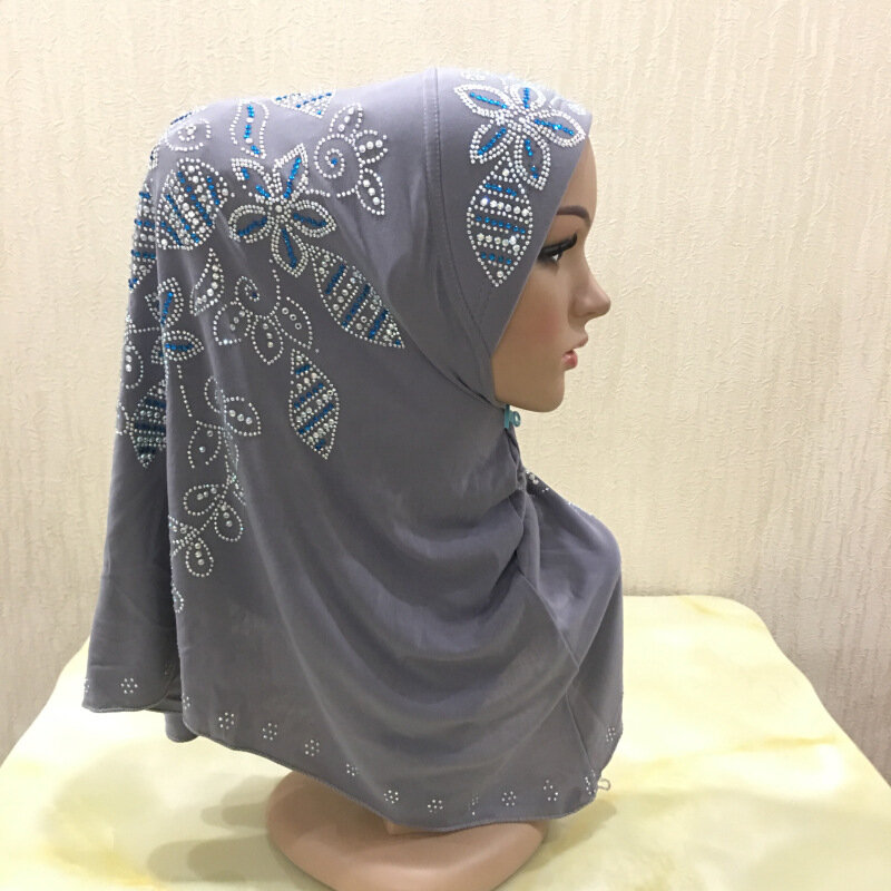 นกยูงหาง Rhinestone สวดมนต์มุสลิม Instant Hijab ผ้าพันคอผู้หญิงอิสลามมาเลเซีย Solid Headscarf หมวก Amila ผ้าพันคอผ้าคลุ...