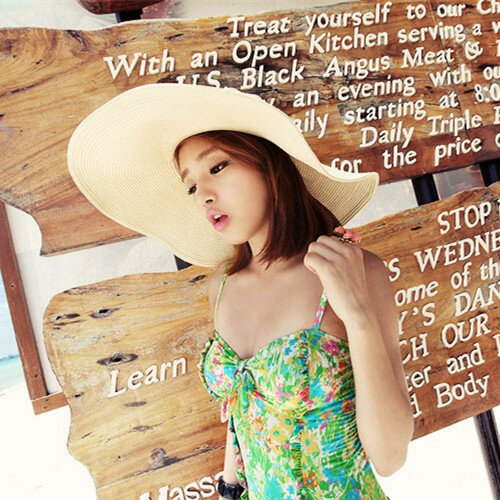 Topi Pantai Wanita Lebar Musim Panas Jerami Besar Korea Tahan Matahari