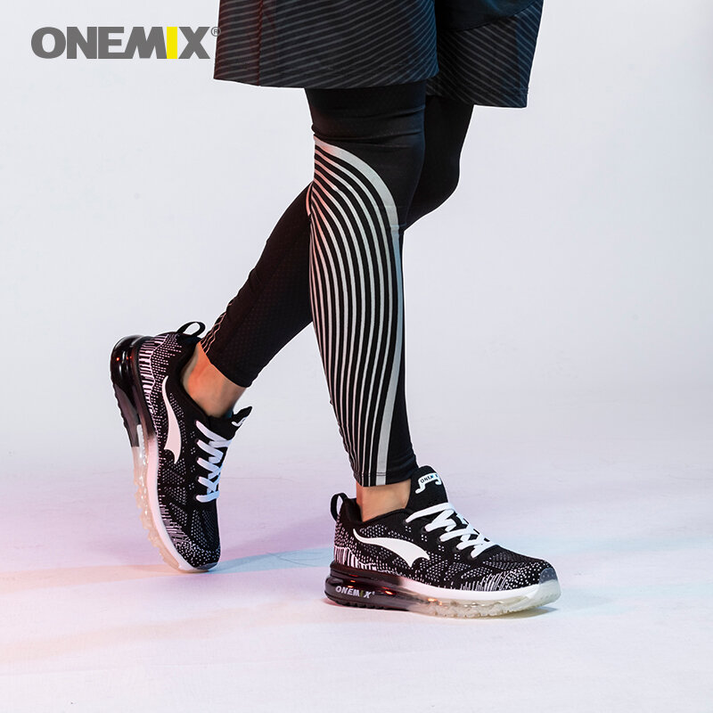 ONEMIX Sepatu Olahraga Lari Pria Sneakers Musim Panas Sepatu Atletik Bantalan Udara Jala Luar Ruangan Sepatu Jogging