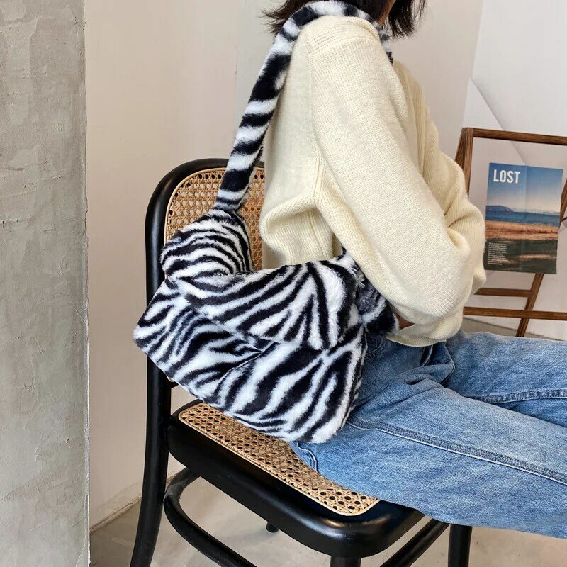 Sacoche léopard d'hiver pour femmes, pochette pour téléphone portable, sac à bandoulière en peluche, fourrure douce et chaude, 2020