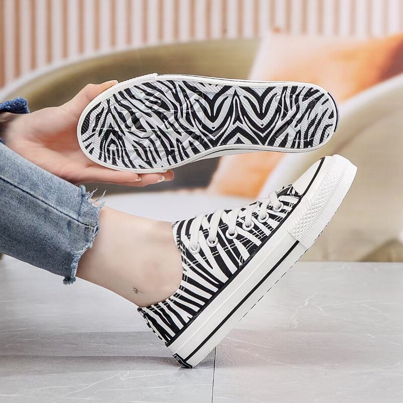Sneakers Kanvas Grain Zebra Wanita Sepatu Lari Vulkanisasi Wanita Sepatu Flat Klasik Wanita High-Top Siswa 2021 Mode Desinger