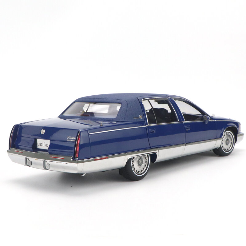 Синий 1/18 GM CADILLAC FLEETWOOD литые модели, копия редкой коллекции для дисплея