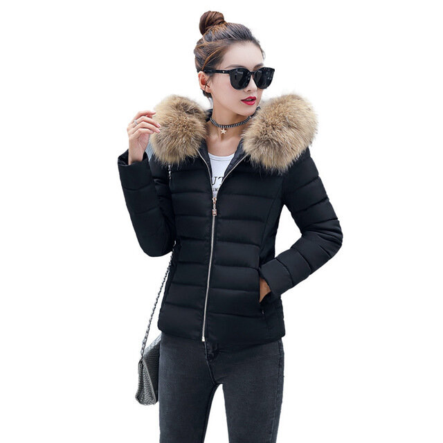 女性のための毛皮の襟付きのコート,フード付きの大きなコート,綿のパッド,短い女性のための薄いコート,体に近い,秋冬