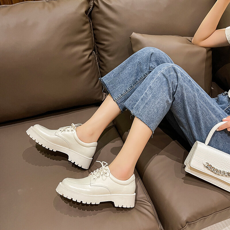 AIYUQI Sepatu Wanita Kulit Asli Sepatu Pantofel Wanita Putih Gaya Inggris Musim Semi Baru Ujung Bundar Sepatu Platform Kasual Wanita