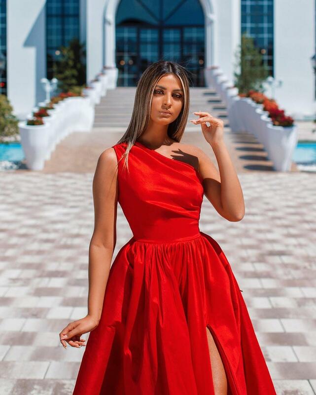 فستان احمر