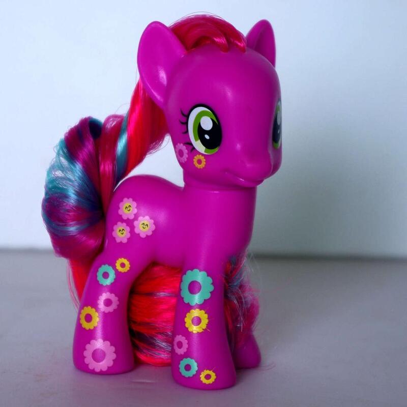 8-10cm Pony PVC w/ Mane A Pennello little horse figure Principessa Cadance Cheerilee Celestia Favorito della ragazza giocattolo