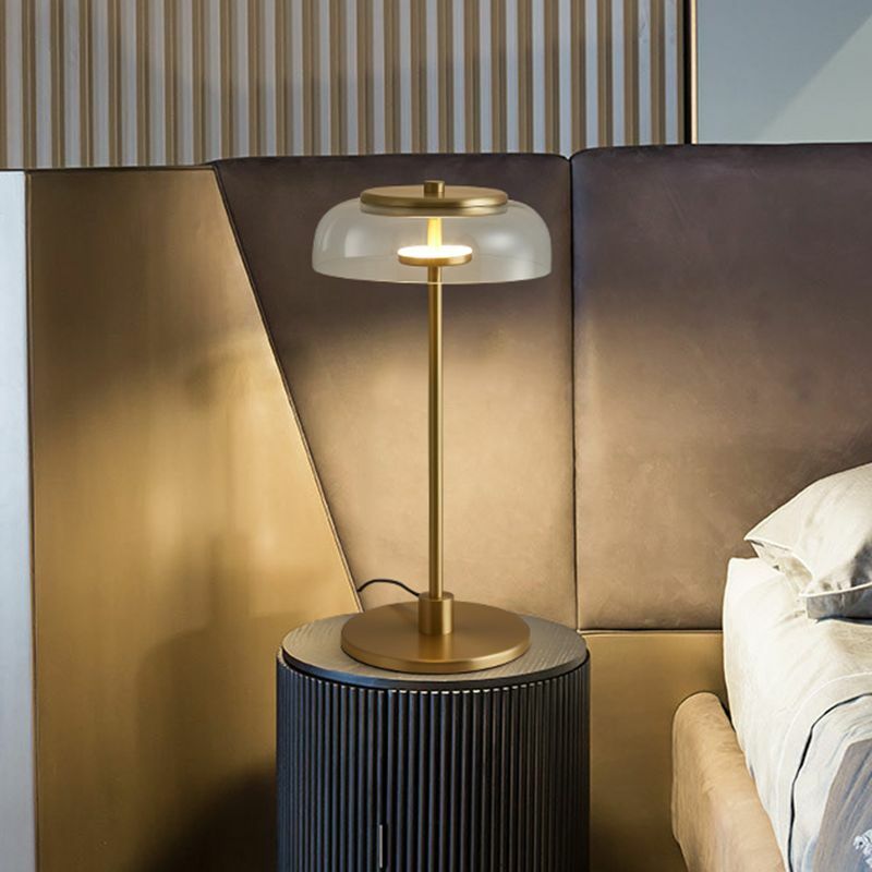 Lampada da tavolo moderna a LED lampada da scrivania in vetro nordico per lampada da comodino decorazione camera da letto lampade da tavolo per soggiorno luci notturne