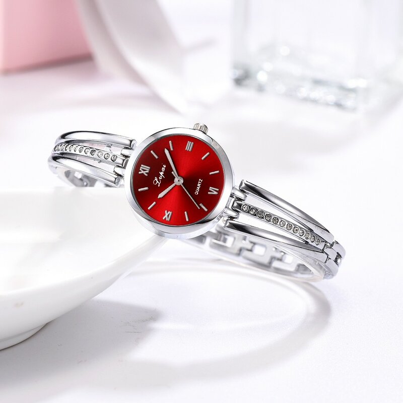 Relógio pequeno casual com strass, relógio fashion simples de aço inoxidável com incrustação de estrelas, pulseira para moças, de quartzo, novo * a