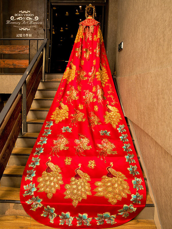 Czerwony haft w stylu chińskim bolerko ślubne przylądek ślubny długi ogon Phoenix szaty starożytny wieczór szale pióro szata