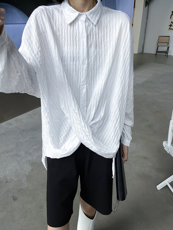 Blusas femininas camisa feminina 2021 nova outono branco chique topo solto e design fino senso camisa