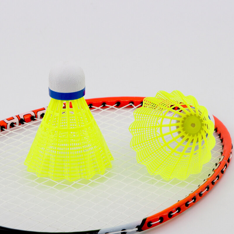 Badminton di plastica di stile rotondo pieno della lana della testa di sfera della fibra della tabella del volano per addestramento all'aperto durevole 6 pz/set