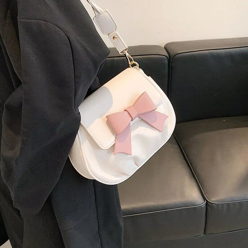 حقيبة كتف هاوتشو كيوي للنساء موضة 2021 حقيبة كتف متقاطعة لون أبيض ياباني صغيرة لطيفة