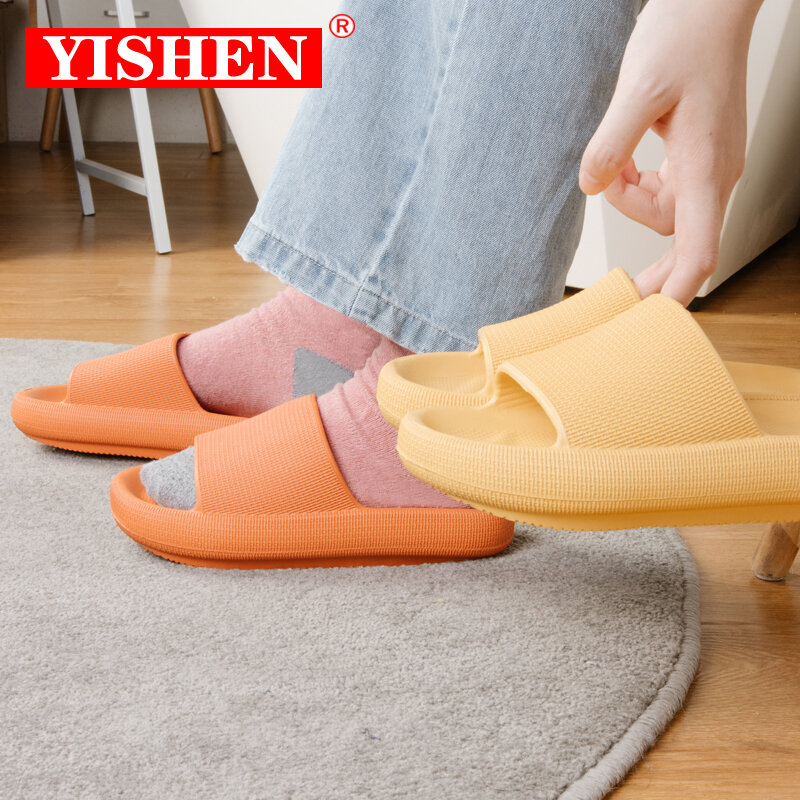 YISHEN-Zapatillas de plataforma gruesa para hombre y mujer, sandalias suaves de EVA antideslizantes para el baño, chanclas para el hogar, zapatos de verano