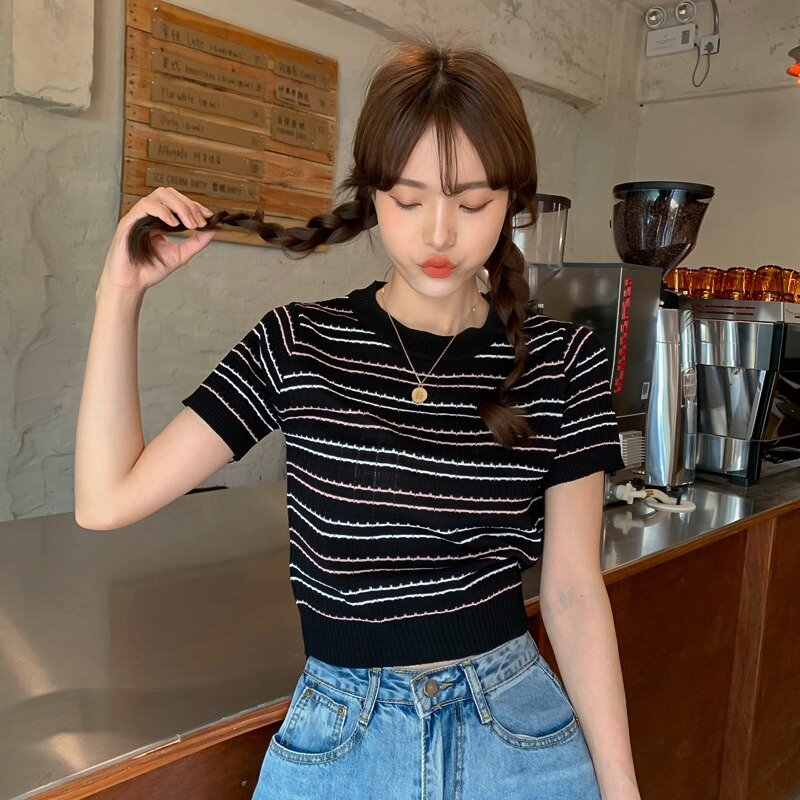 Camisola de manga curta fina coreana, camisola moderna de verão com listras de cores misturadas, suéter de manga curta fofo para mulheres 2021