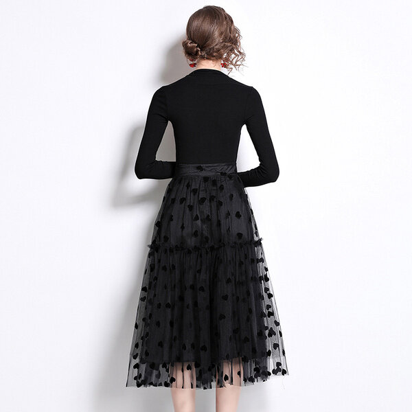 Moda pista feminina 2 peças conjunto de malha feminina cabresto preto t-camisa + cintura elástica alta coração bordado malha saia primavera terno