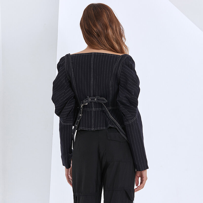 TWOTWINSTYLE Gestreiften Mantel Für Frauen Quadrat Kragen Puff Langarm Asymmetrischem Saum Designer Jacken Jacken Weibliche 2020 Kleidung