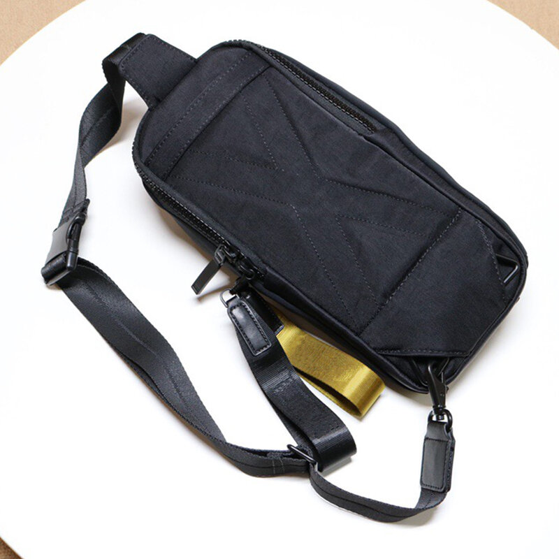 0798675D Lightweight two-color pull ring men's casual shoulder messenger bag chest bag 0798675D