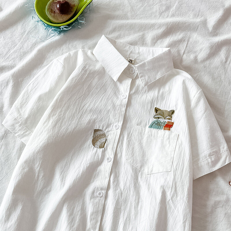 تصميم قميص أبيض بأكمام قصيرة الإناث نمط جديد 2021 nian الصيف شيك المتخصصة قميص غير رسمي الفرنسية جميع مطابقة