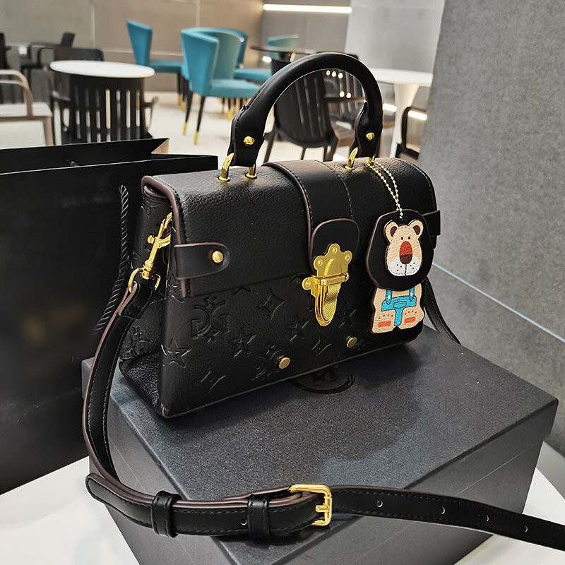 2021 borse in pelle firmate di marca di moda per donna borsa a tracolla di tendenza con chiusura dorata in rilievo fiore nuovo lusso
