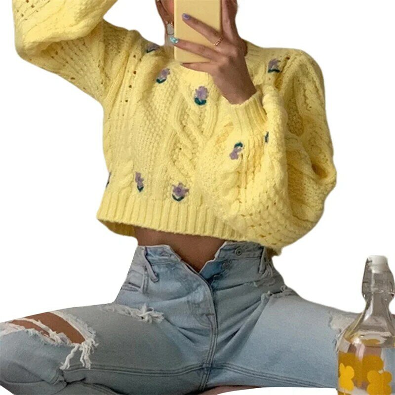 Женский трикотажный свитер с длинным рукавом, круглым вырезом и цветочным принтом