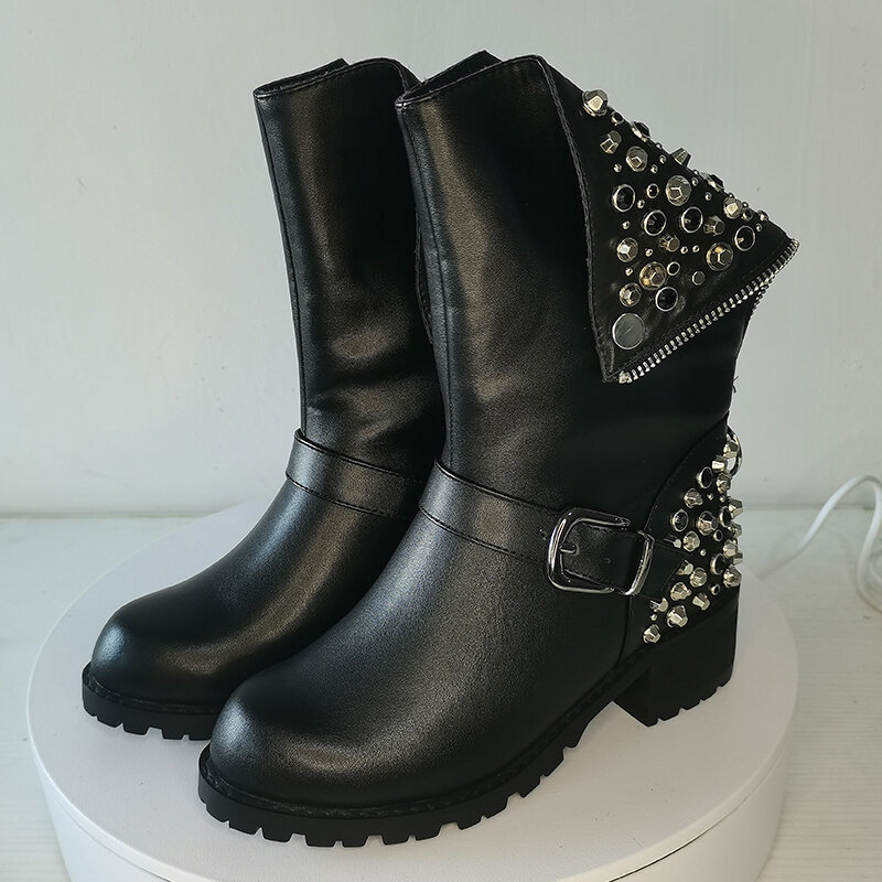 Bota feminina de couro natural plus size 22-27.9cm, rebite de metal decorado com botas curtas e sapatos de inverno
