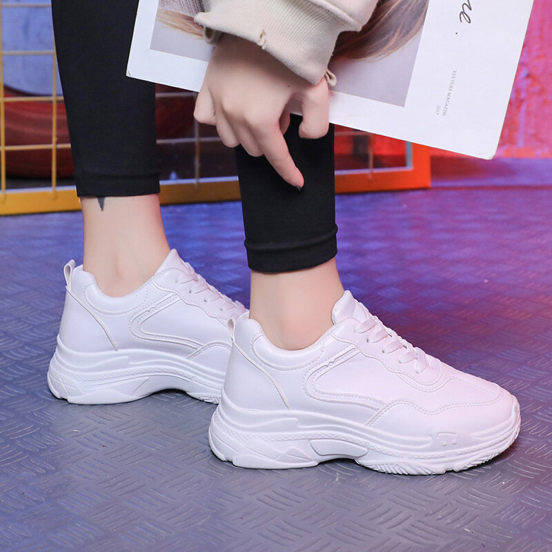 Zapatillas de correr informales para mujer, calzado deportivo transpirable con plataforma, vulcanizada, color blanco, cómodo, combina con todo