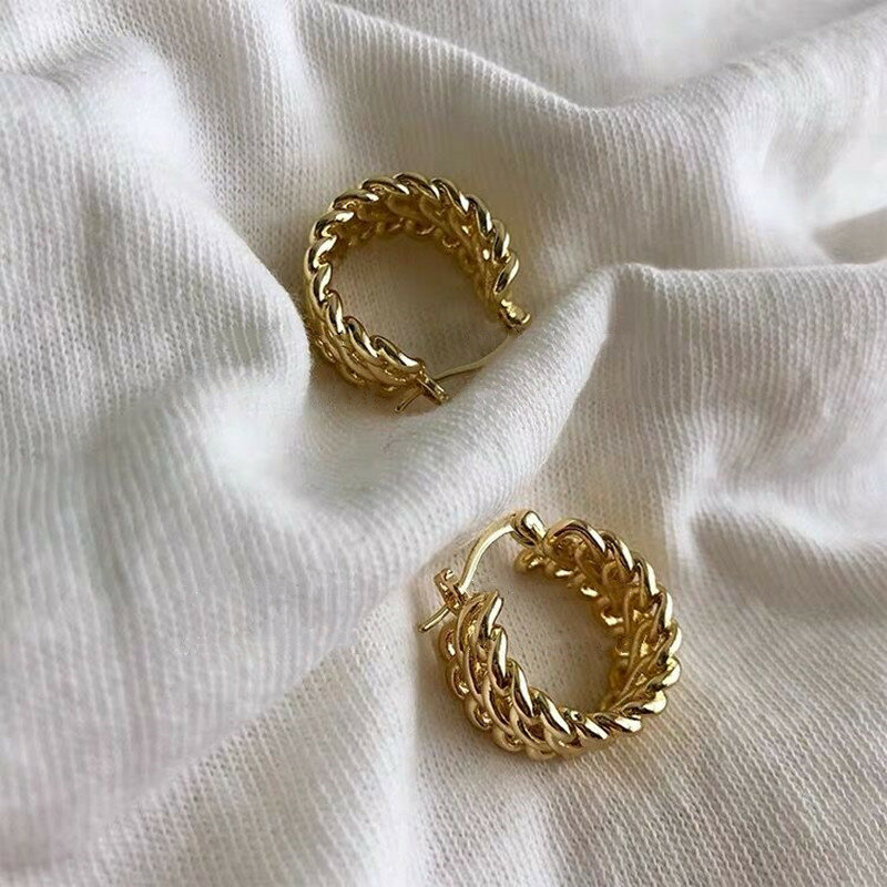 Серьги-кольца в Корейском стиле для женщин и девушек, модные дизайнерские металлические золотистые витые повседневные индивидуальные аксе...