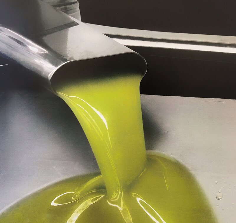 Extra virgin olive oil 5 litres (2 Garrafas), Cortijo La Muralla, Hojiblanca variety, cold extraction, AOVE 100% Natural